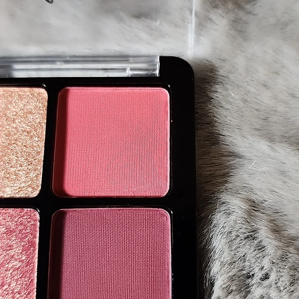New‎ Beauty Vault Plum Palette Eyeshadow